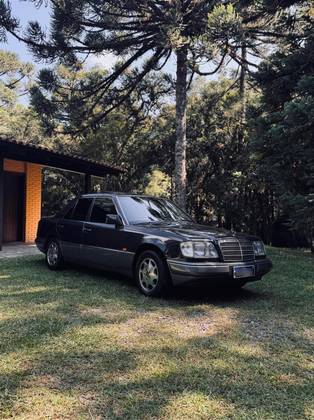MERCEDES-BENZ E 320 3.2 CLASSIC TOURING V6 GASOLINA 4P AUTOMÁTICO